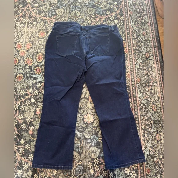 Maternity boot cut jeans - Picture 2 of 4